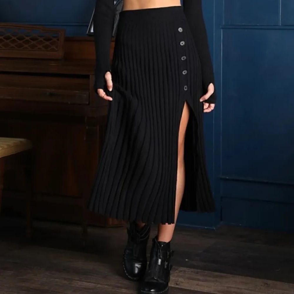 Black  Crop Top Skirt Set - Picture 7 of 9
